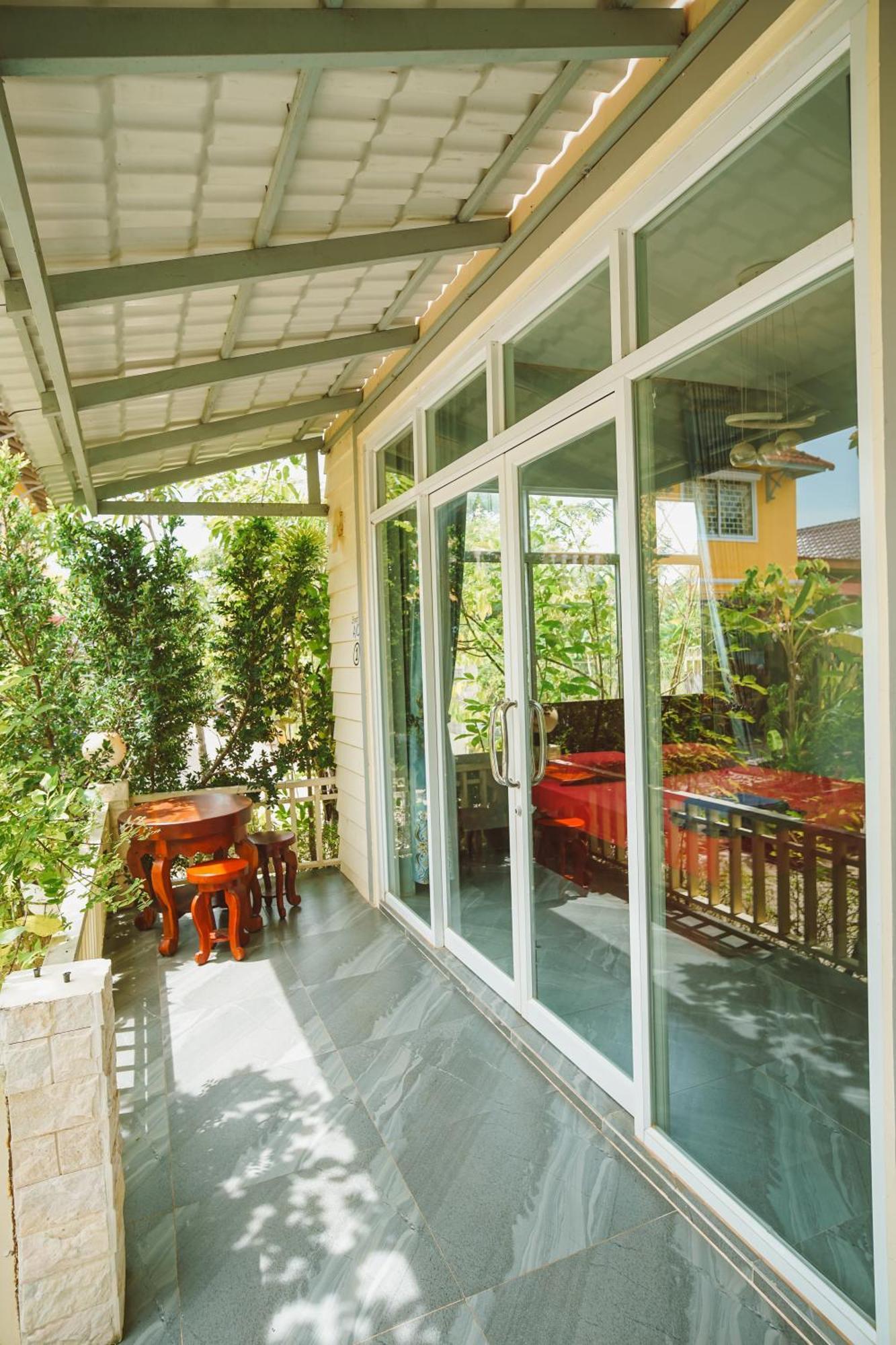 Yellow Star Hostel Kampot Exterior photo